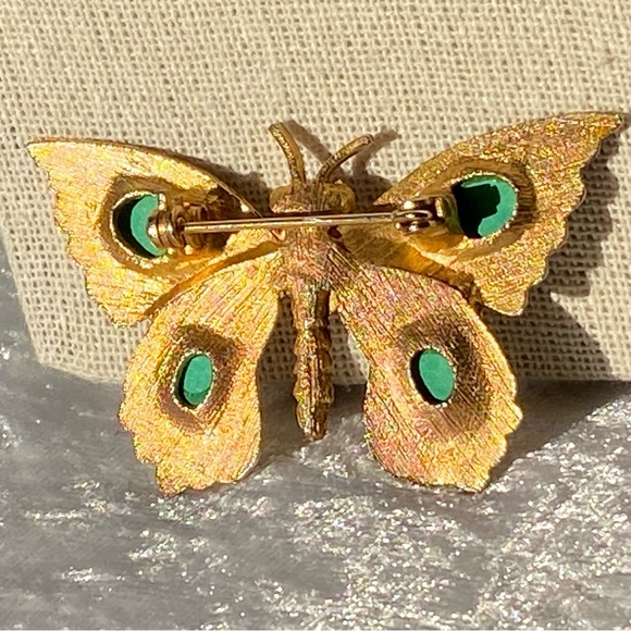 Vintage Butterfly Green Oval Cabochon Gold Tone Brooch - Picture 8 of 15
